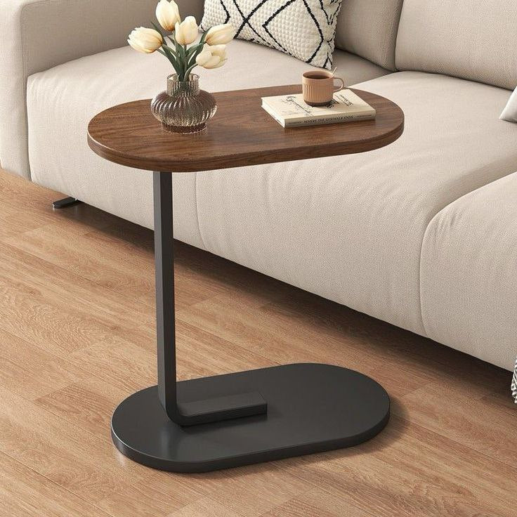 Table d'appoint en forme de C
